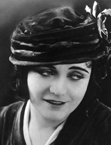 Pola Negri