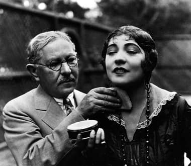 1925 Max Factor testing make-up on Renee Adoree