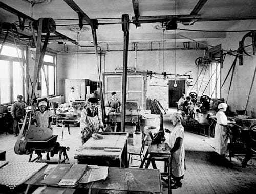 1919 Workers making face powder and other products at Crystal Chemical