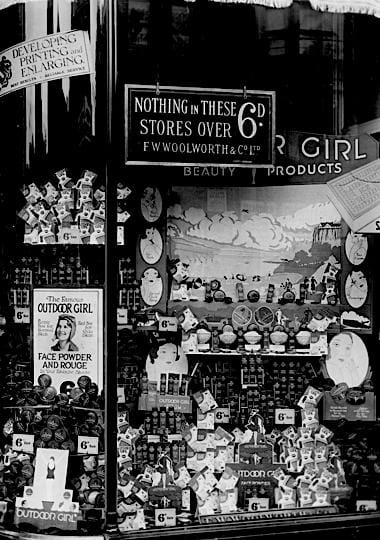 1932 Outdoor Girl window display at F. W. Woolworth