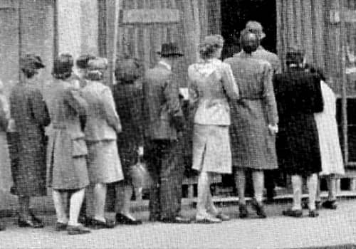 Queue at Yardley in Old Bond Street